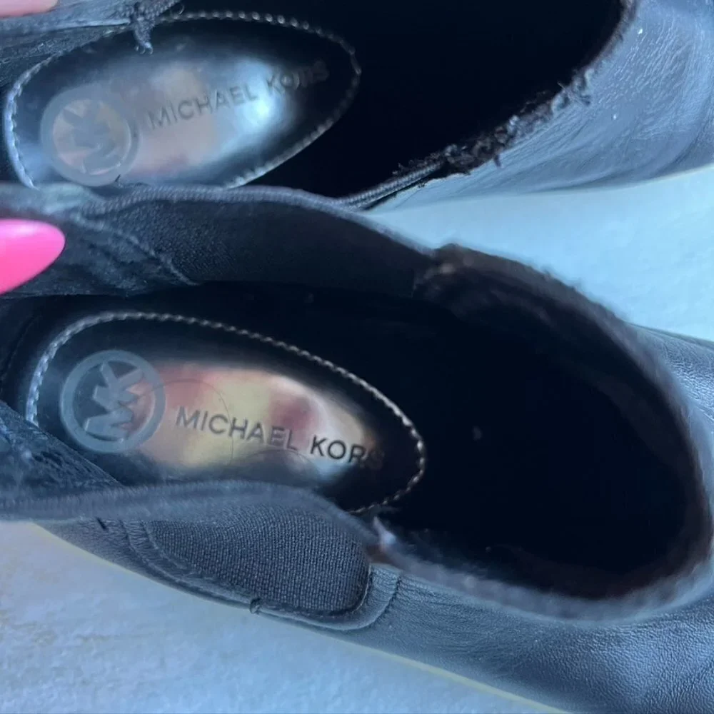 Michael Kors Black leather Womens Sneaker Booties pull on Size 6.5